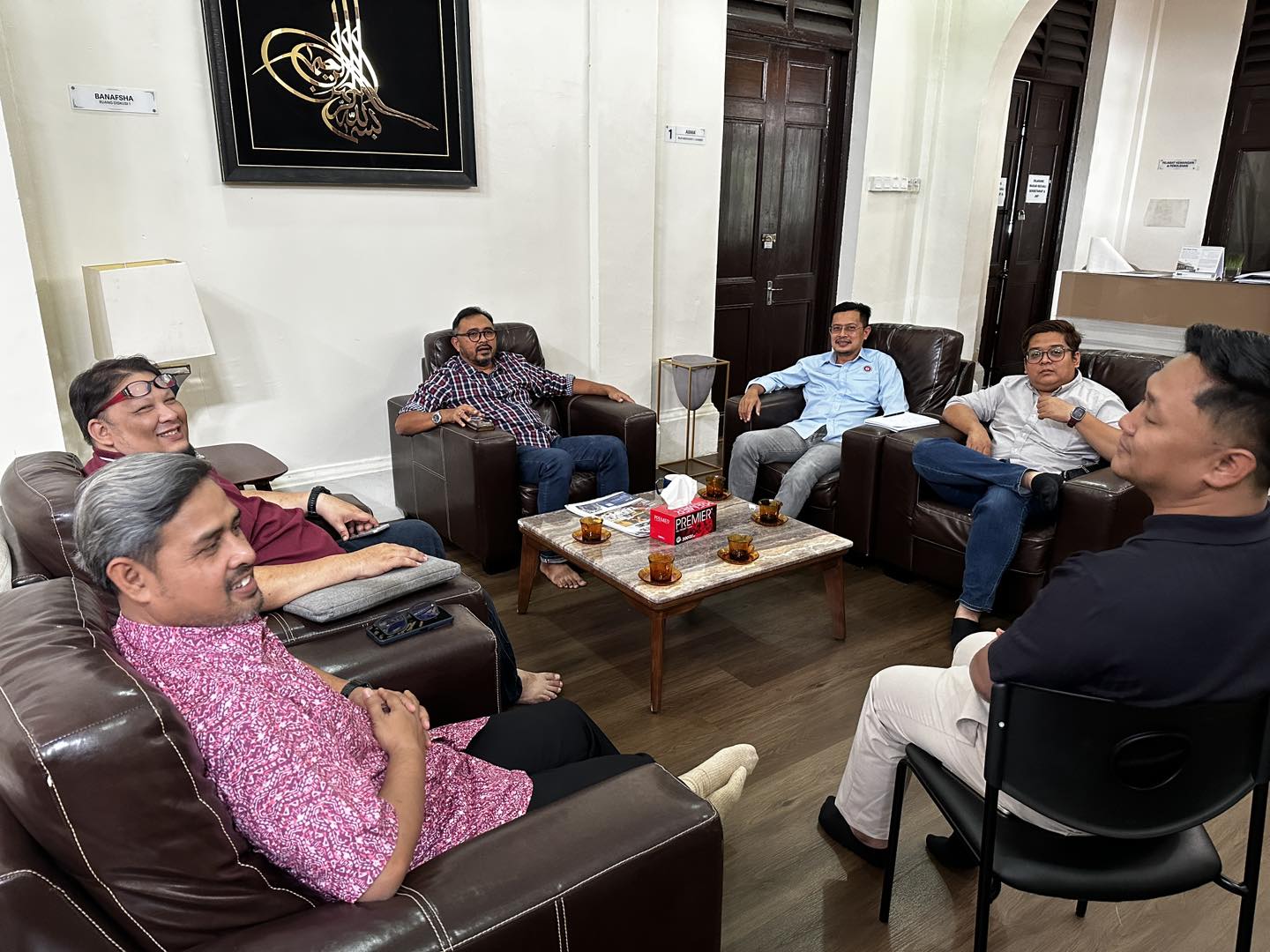 KUNJUNGAN HORMAT DEWAN PERNIAGAAN MELAYU NEGERI KELANTAN KE ANJUNG MELAYU