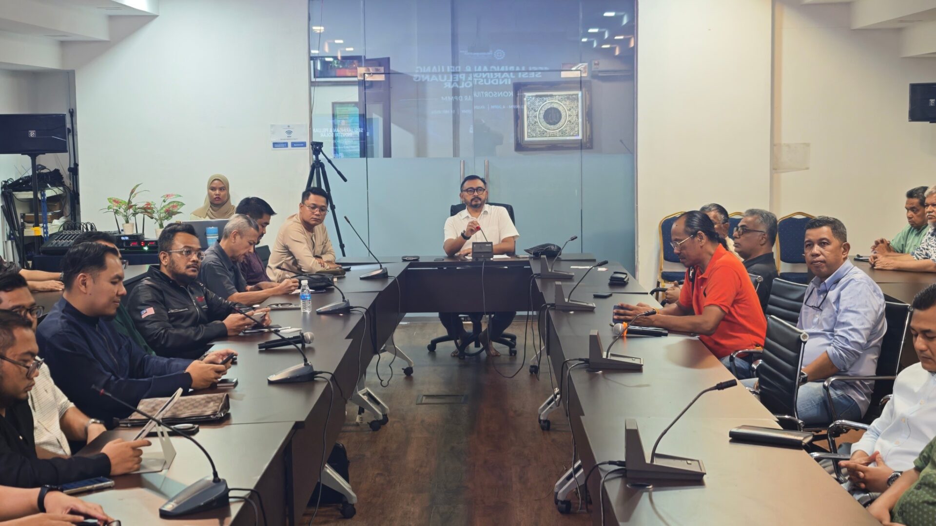 SESI JARINGAN & PELUANG INDUSTRI SOLAR DPMM HIMPUNKAN LEBIH 40 SYARIKAT INDUSTRI